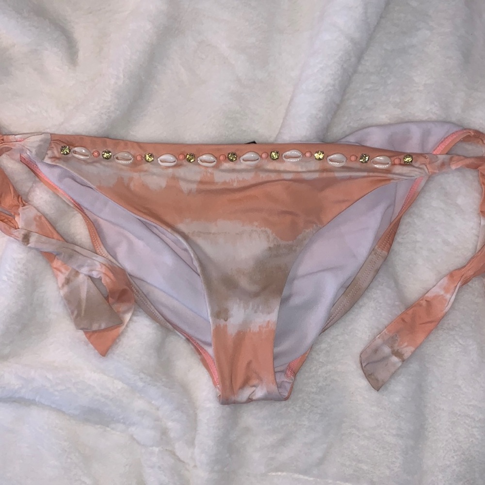 gorgeous pooka shell and gems pink and tan tie die bikini bottoms